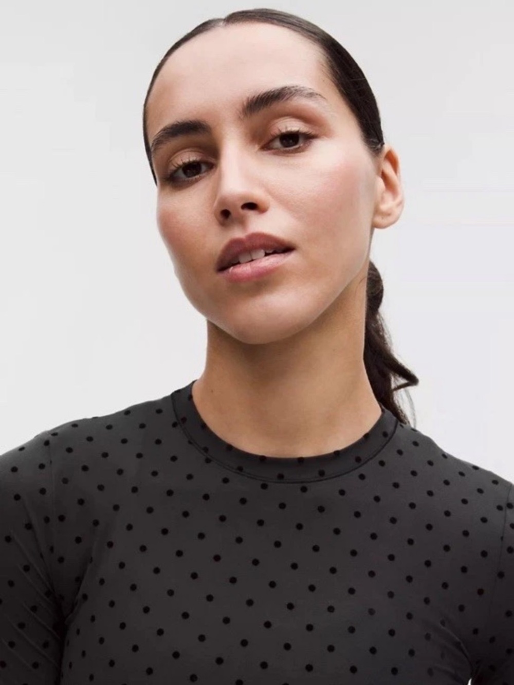 Lululemon Wundermost Nulu Crewneck Long-Sleeve Shirt
Flocked - polka dot XS